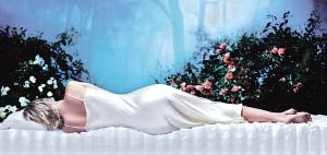 健康床墊承托身體的優(yōu)美曲線