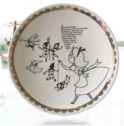 可愛的插畫瓷盤裝點(diǎn)情趣家居