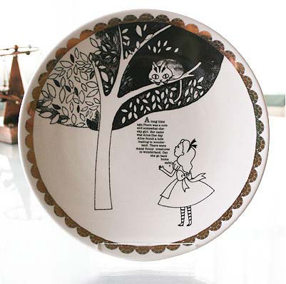 可愛的插畫瓷盤裝點(diǎn)情趣家居