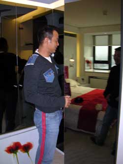 ���s�_�����_�A�İ�ɫС��