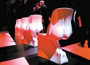 ��her������Ů�ԼҾ��L��