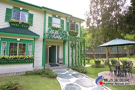 ���ɐ۷�ɫHelloKitty�e��