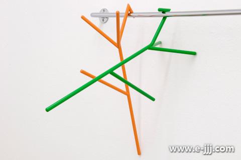 風靡歐美的衣架創意設計