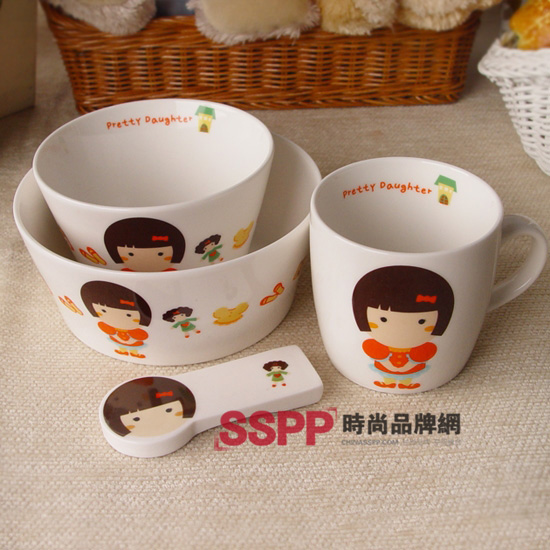 卡通餐具為生活充色彩