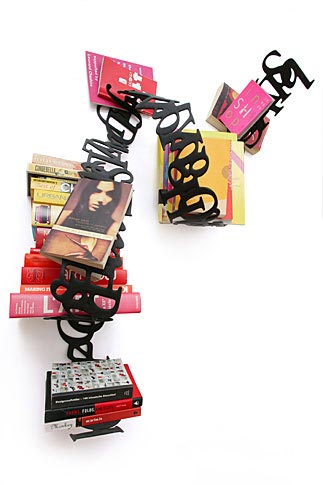 2 卷卷卷卷到亂七八糟的字母書架