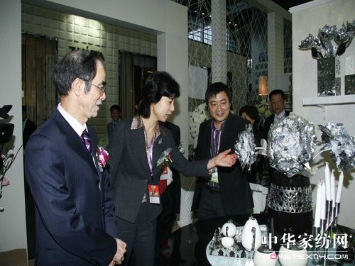 ��Ӣ�C�ʹ���ܛ�b����A