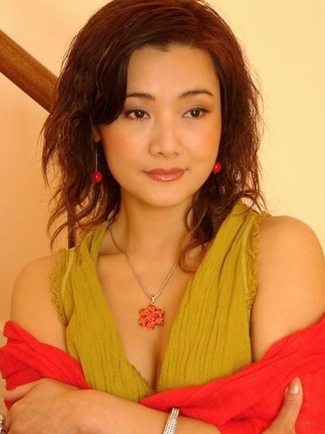 王斯瓊加入柏年綠色家紡環(huán)保宣傳