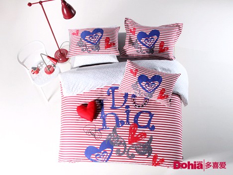 ��ϲ����Ʒ���У���ɫ֮;���L�д���