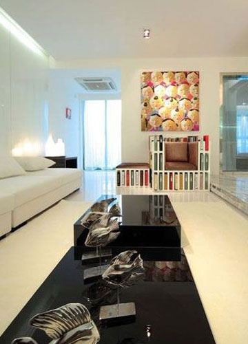 冷色調+淡彩成就通透舒適家園