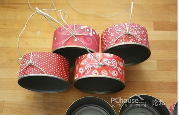 用罐頭制作的壁式溫馨圣誕燭臺