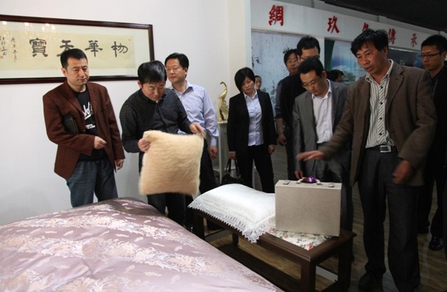 宿遷市紡織協(xié)會理事會議在玖久集團(tuán)召開