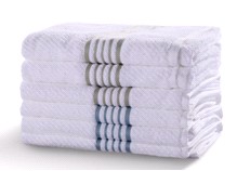 縵狄雅藍百聯(lián)又一城店開展促銷活動