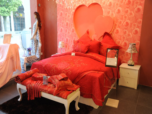 民光家紡婚慶生活館落戶最大婚紗攝影基地