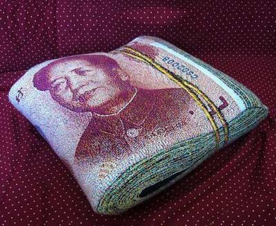 最牛十字繡靠墊"價值"百萬人民幣