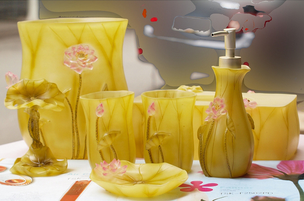 �Ҿ���Ʒ15�����֬�lԡ�׼�