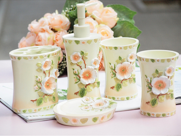 �Ҿ���Ʒ15�����֬�lԡ�׼�