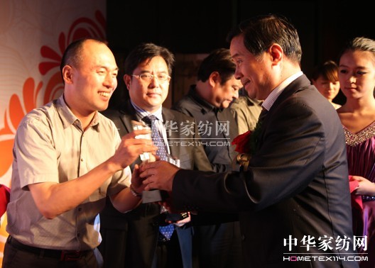 ���_�m�Ҽ�������s����Ȅ������彩