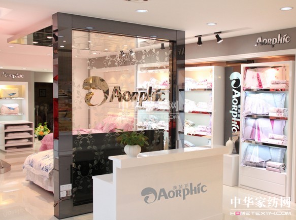 ���˹ �������γ�Ʒ���L��