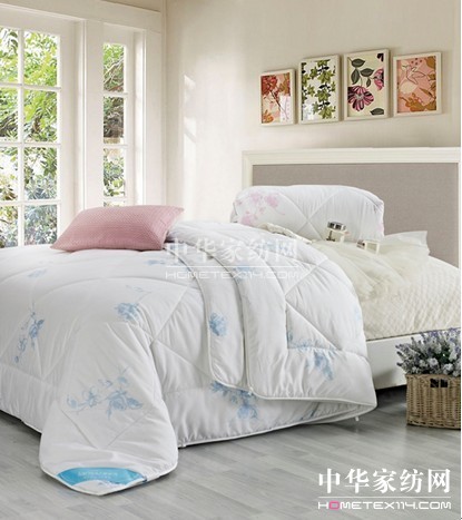 藍絲羽讓雪天更暖更美