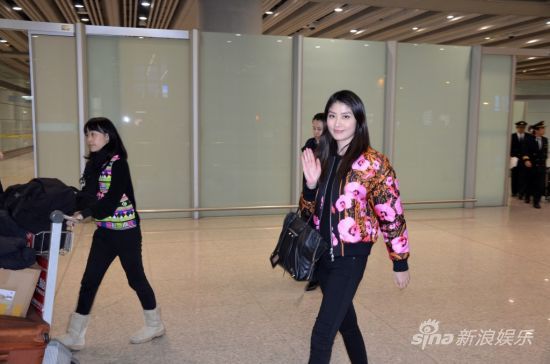 陳慧琳抵京為春晚彩排 稱不想老公