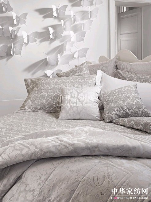 羅卡芙藍色情人床上用品面世