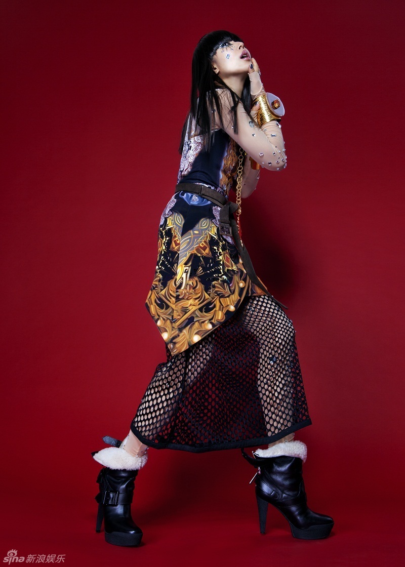 孫悅異域風(fēng)情寫真曝光展辣媽魅力