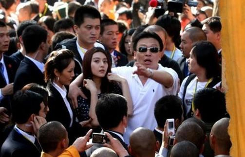 �R���P�I(l��ng)�10��Ů�Ǳ��S���PK