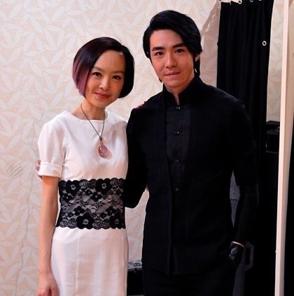 俞灝明出鏡與魯豫合影