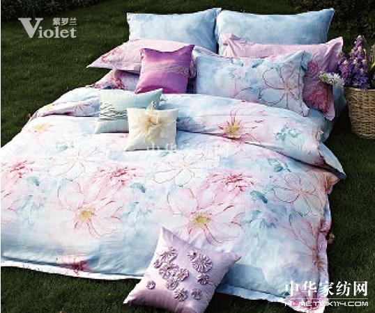 春風拂過紫羅蘭花香滿園