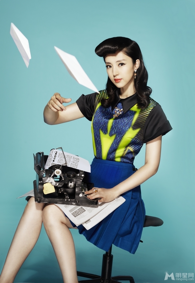 董璇秀美時尚寫真