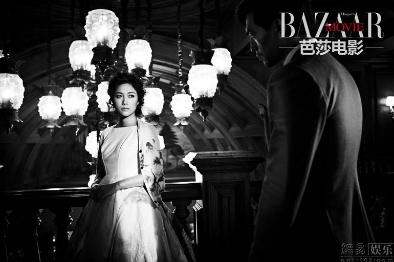 徐靜蕾亂世佳人寫真曝光深V裝秀事業(yè)線