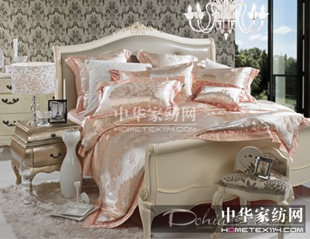 多喜愛經典,訴說奢華簡約的藝術魅力