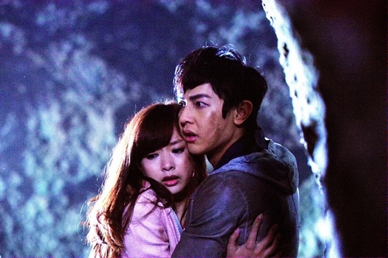 3D《怨靈人偶》周奇奇汪東城密室驚悚