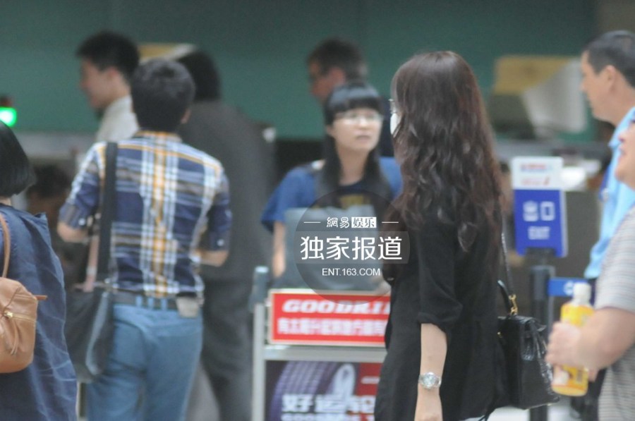 �wޱ�yŮ�F(xi��n)��C(j��)��(ch��ng)���͵�ķ��_(k��i)����