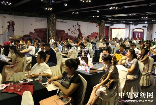 藍(lán)鴿家紡新加盟商李娟的創(chuàng)業(yè)心得