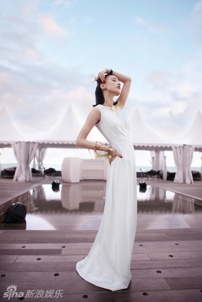 黃圣依全新時尚大片高貴冷艷