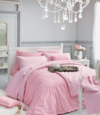 時髦裸粉家紡營造甜蜜可愛臥室