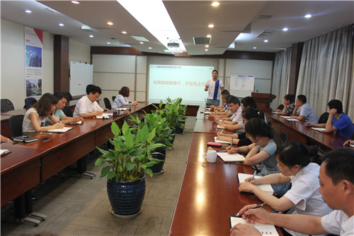 �ûʼ��F���c��п�·�y�У������R�ϳ��l