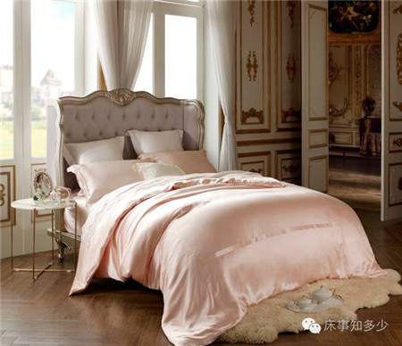 ����Ҽ���һ��ɫ���������ζ���ħ����