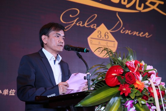 �^���_��,�_��(chu��ng)���H���r�л��l(f��)չ�r��