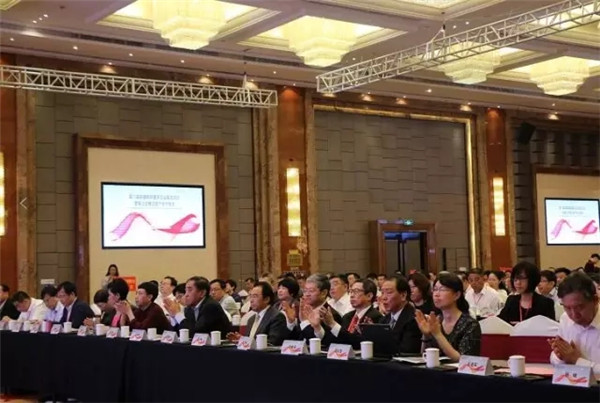 如何做到“時尚科技與協(xié)同創(chuàng)新”?聽聽中國紡織服裝企業(yè)家活動日暨海上絲綢之路產(chǎn)業(yè)對接會上的聲音