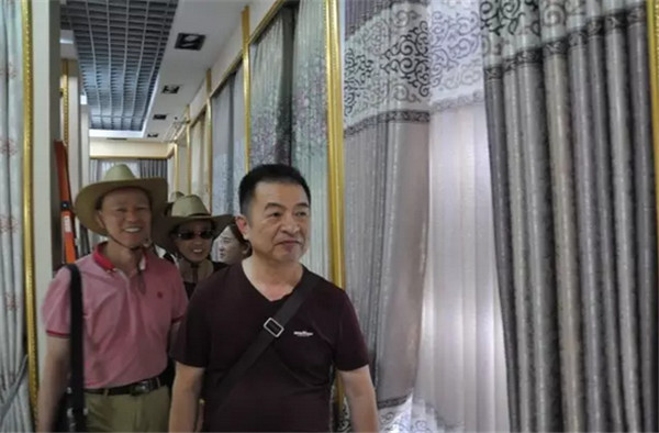 余杭家紡沿著“一帶一路”走進新疆之霍爾果斯站