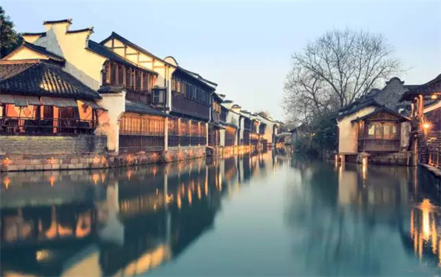 大家好,給大家介紹一下,這是我們家紡大會舉辦地@桐鄉