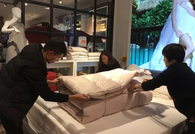 �Pʢ�Ҽ���Ӣ��Ӗ����2018��Ʒ��Ӗ���ի@�M�M��