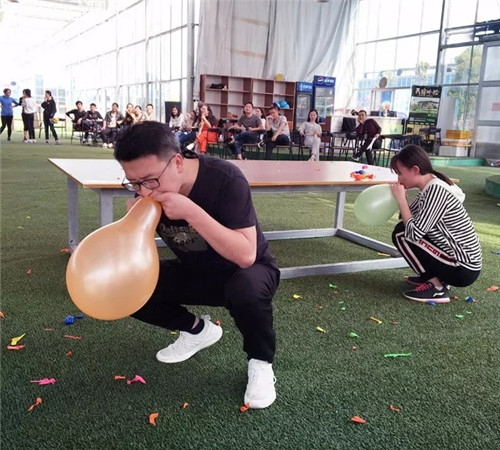 �Pʢ����F����ӨO���澳���ƵZͬ�У�