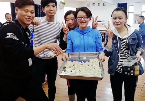 �Pʢ����F����ӨO���澳���ƵZͬ�У�