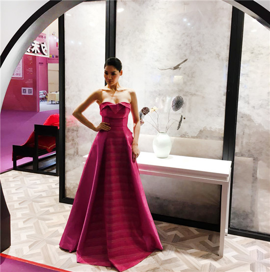 Ϧ�̼Ҿӣ���Խһ��һ·�������ó�