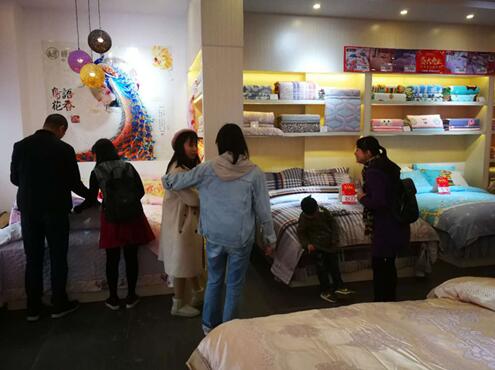 睡康寧家紡隆重進(jìn)駐陽(yáng)江市,場(chǎng)面火爆!