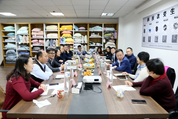 ���������ںϰlչ������L����Ī��˹