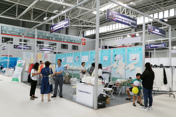 童博會上再遇可水洗的棉絮標準的起草人--王愛民